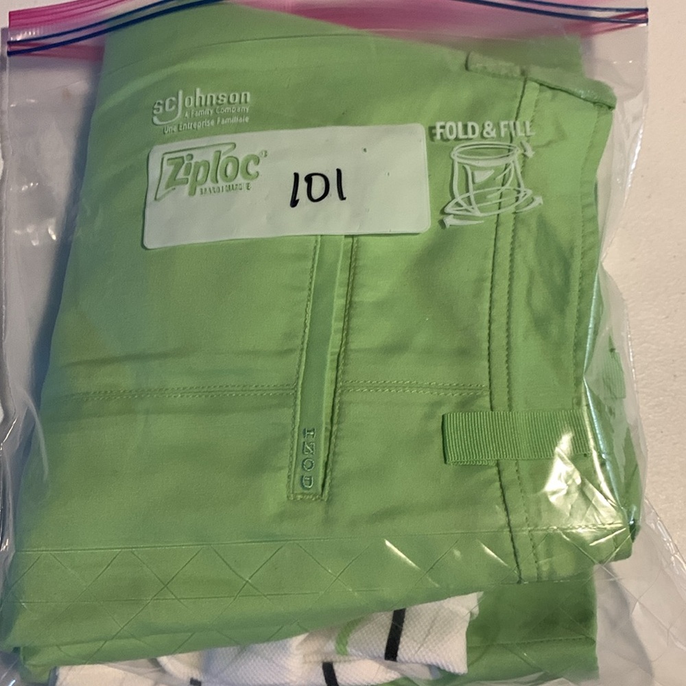 Izod Green and White Golf Skirt & Shirt Size 4 with Black Trim #101 - Picture 14 of 14